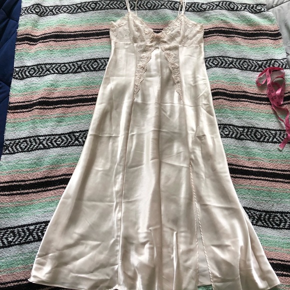 Vintage LONG Ivory Nightgown - Picture 2 of 15